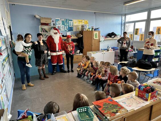 Le Père Noël à l'école