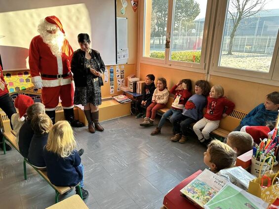 Le Père Noël à l'école